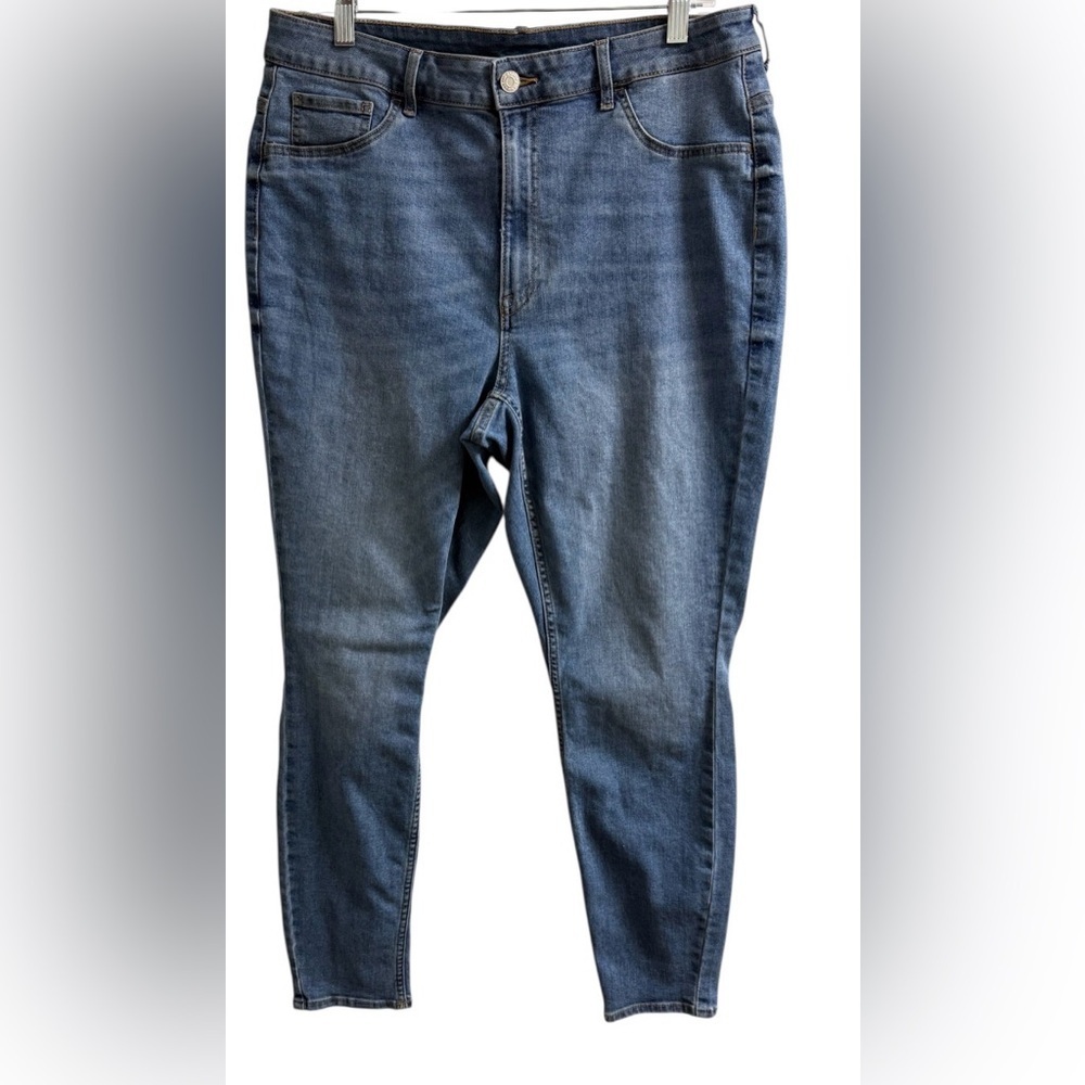 H&M CURVY FIT ULTRA HIGH WAIST ANKLE JEANS WOMEN’S SIZE L STRETCH DENIM NWOT - Picture 2 of 8